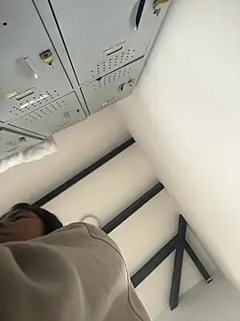 Snapshot of VioletaHills_ chatting on April 2026 12:21:01 PM VioletaHills online show from April 2026 12:21:01 PM