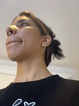 Snapshot of VioletaHills_ chatting on April 2026 12:17:02 PM VioletaHills online show from April 2026 12:17:02 PM