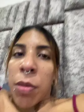 Snapshot of VioletaHills_ chatting on June 2026 04:11:01 AM VioletaHills online show from June 2026 04:11:01 AM