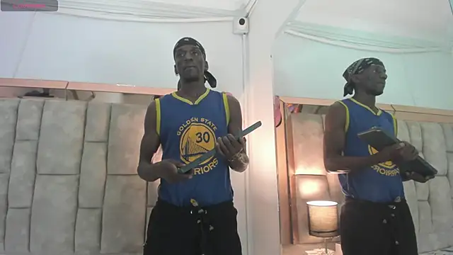 Snapshot of Titan_Moreno_ chatting on July 2026 02:14:01 AM Titan Moreno online show from July 2026 02:14:01 AM