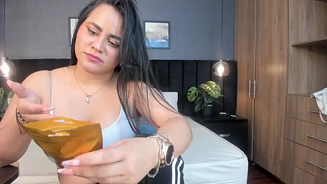 Snapshot of alejandra__garcia chatting on July 2026 03:22:02 AM alejandra garcia online show from July 2026 03:22:02 AM
