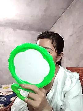 Lilinn  online show from April 2026 11:58:01 PM