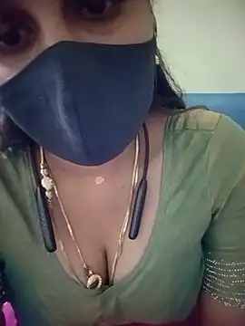 Snapshot of Tamil_Rani- chatting on July 2026 06:31:01 AM Tamil Rani- online show from July 2026 06:31:01 AM