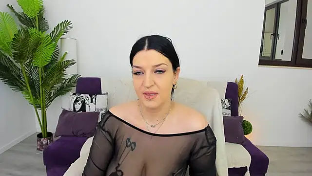 Karinna Shine online show from March 2026 04:24:02 PM