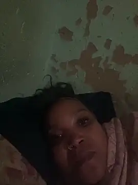 Snapshot of friendlybitch22 chatting on April 2026 03:28:01 AM friendlybitch22 online show from April 2026 03:28:01 AM