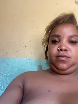 Snapshot of friendlybitch22 chatting on April 2026 09:24:02 AM friendlybitch22 online show from April 2026 09:24:02 AM