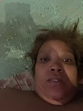 Snapshot of friendlybitch22 chatting on April 2026 04:51:01 AM friendlybitch22 online show from April 2026 04:51:01 AM