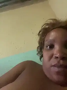 Snapshot of friendlybitch22 chatting on April 2026 04:46:02 AM friendlybitch22 online show from April 2026 04:46:02 AM