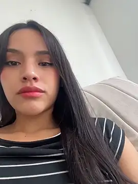 Snapshot of Mia-villalobos chatting on June 2026 02:04:01 PM Mia-villalobos online show from June 2026 02:04:01 PM