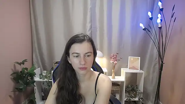 Snapshot of MistyBree chatting on July 2026 08:10:01 AM MistyBree online show from July 2026 08:10:01 AM