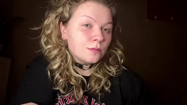 YoungAlina online show from April 2026 06:35:01 PM