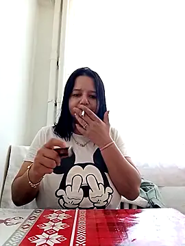 Snapshot of roxana_e43 chatting on April 2026 09:47:02 AM roxana e43 online show from April 2026 09:47:02 AM