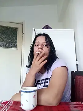Snapshot of roxana_e43 chatting on May 2026 05:01:02 AM roxana e43 online show from May 2026 05:01:02 AM
