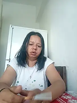 Snapshot of roxana_e43 chatting on May 2026 03:15:02 AM roxana e43 online show from May 2026 03:15:02 AM