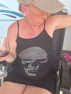 lescoquinsdu40 online show from May 2026 12:42:01 PM