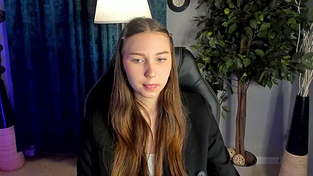 OliviaLang online show from March 2026 11:32:02 AM