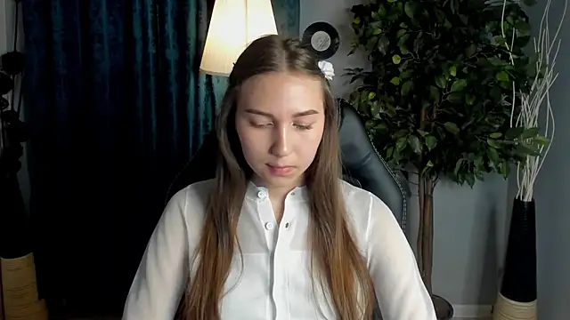 OliviaLang online show from March 2026 02:28:01 PM