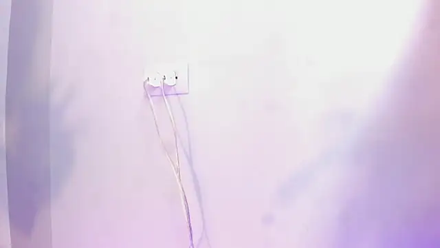 Nahomy Collins  online show from April 2026 07:55:01 PM