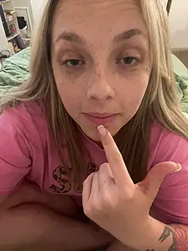 Snapshot of imkhloe chatting on April 2026 10:37:02 PM imkhloe online show from April 2026 10:37:02 PM