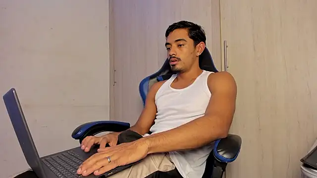 jossi12345j online show from March 2026 01:58:01 PM