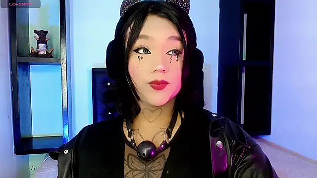 isadoraqueeen online show from April 2026 04:23:02 AM