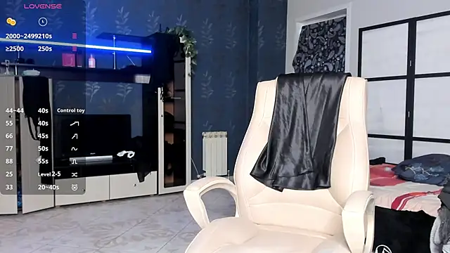 Snapshot of Lucky_Milf chatting on May 2026 10:53:02 AM Lucky Milf online show from May 2026 10:53:02 AM