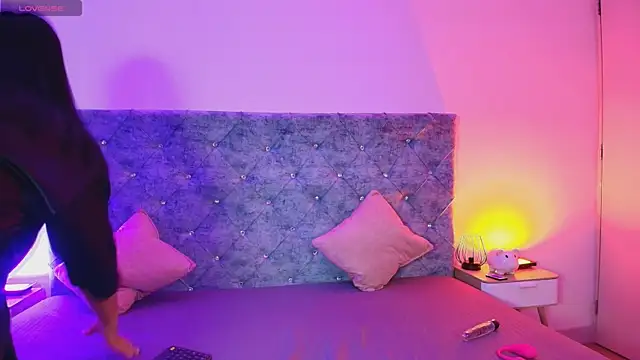 Lauren Rouses online show from April 2026 03:09:01 AM