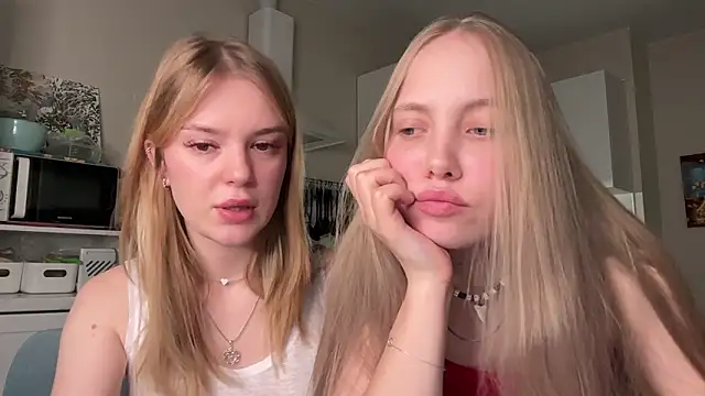 cyberl0ve  online show from March 2026 02:57:02 PM