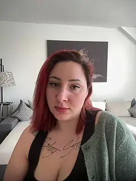 Snapshot of HotMerry chatting on March 2026 08:32:02 AM HotMerry online show from March 2026 08:32:02 AM