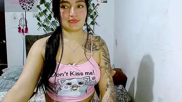 Snapshot of Hanna__Cute22 chatting on March 2026 12:59:02 AM Hanna Cute22 online show from March 2026 12:59:02 AM