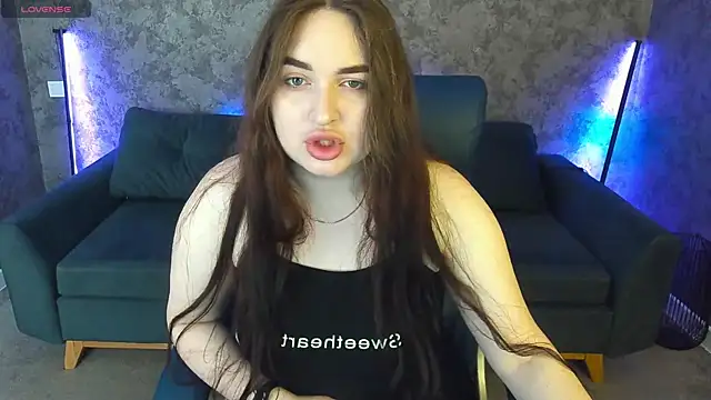Snapshot of RapunzelAngel chatting on April 2026 05:59:01 AM RapunzelAngel online show from April 2026 05:59:01 AM