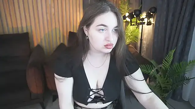 Snapshot of RapunzelAngel chatting on April 2026 05:56:02 AM RapunzelAngel online show from April 2026 05:56:02 AM