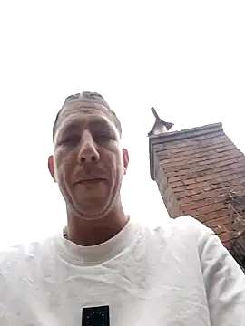 Snapshot of TitanNoir chatting on May 2026 09:58:02 AM TitanNoir online show from May 2026 09:58:02 AM