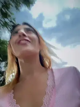 Snapshot of Emma_Reyes chatting on June 2026 08:04:01 PM Emma Reyes online show from June 2026 08:04:01 PM