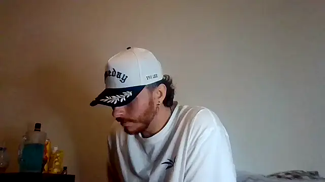Snapshot of TallHungandCloudy69 chatting on April 2026 01:41:01 PM TallHungandCloudy69 online show from April 2026 01:41:01 PM