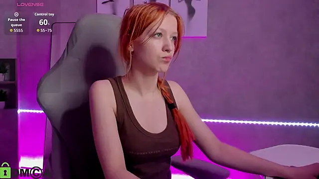 Emma Dusk online show from May 2026 12:17:01 AM