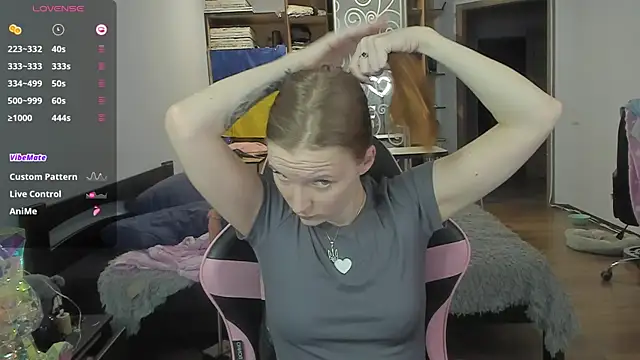 Mary Blu online show from November 2025 04:20:01 PM