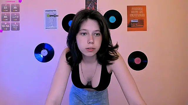 Snapshot of aria_wild_ chatting on June 2026 07:23:01 PM aria wild online show from June 2026 07:23:01 PM