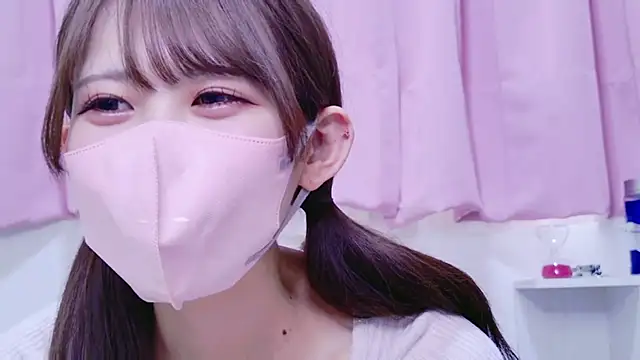 Snapshot of EMIRI_0426 chatting on March 2026 04:37:01 AM EMIRI 0426 online show from March 2026 04:37:01 AM