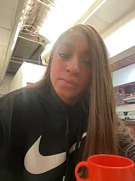 LiaTrainor online show from March 2026 12:31:02 PM