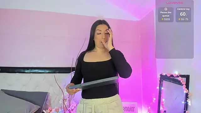 Emily Roussee online show from April 2026 11:36:01 AM