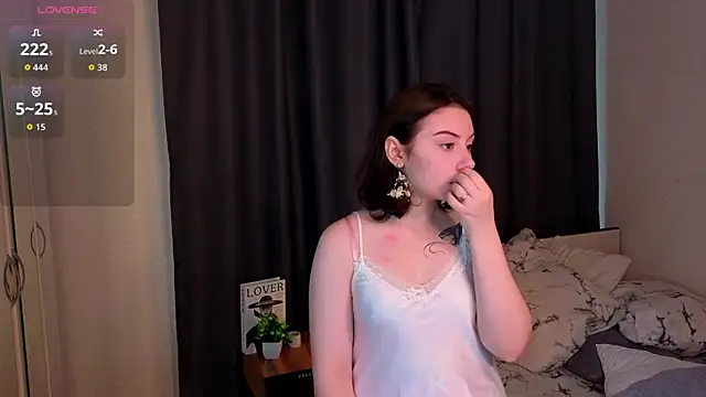 BreannaBuczak online show from April 2026 01:32:01 AM