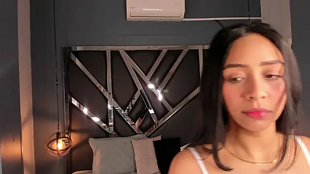 Esmeralda  18 online show from March 2026 07:29:01 PM