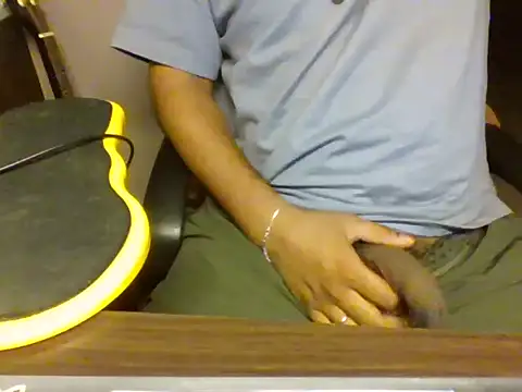 Snapshot of bigbuldgee chatting on March 2026 09:32:02 PM bigbuldgee online show from March 2026 09:32:02 PM