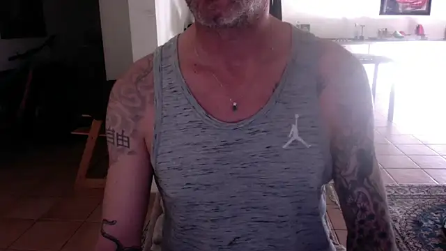 Snapshot of love_save_the_world chatting on May 2026 03:41:01 PM love save the world online show from May 2026 03:41:01 PM