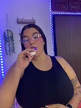 Snapshot of michellesexxxy3 chatting on June 2026 04:10:02 AM michellesexxxy3 online show from June 2026 04:10:02 AM