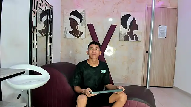 SKINNY BOYXXX online show from April 2026 07:22:01 AM