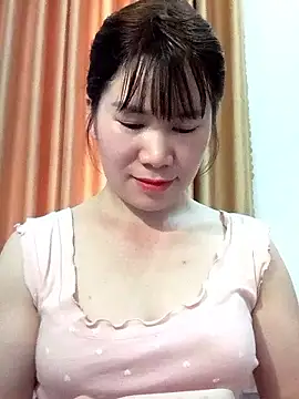 Snapshot of Bondgirl_9 chatting on May 2026 06:54:02 AM Bondgirl 9 online show from May 2026 06:54:02 AM