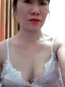 Snapshot of Bondgirl_9 chatting on May 2026 06:10:02 AM Bondgirl 9 online show from May 2026 06:10:02 AM