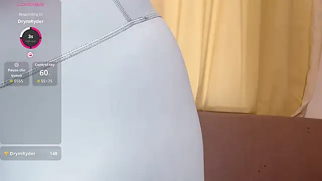 Tavie1744 online show from April 2026 11:13:01 PM